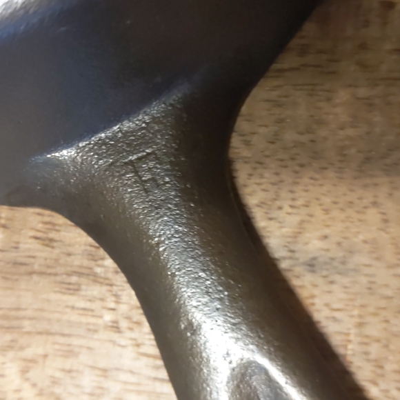 Vintage Unmarked Lodge Cast Iron Skillet, #3 - Picture 15 of 15